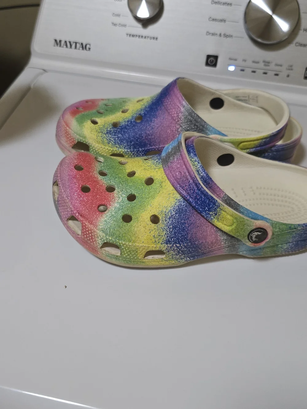 Crocs tie die size 5